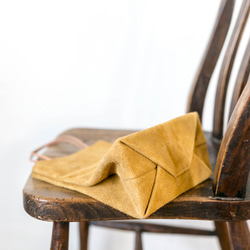 紙袋のデザインをベロアで作った革袋 カラシ 4枚目の画像