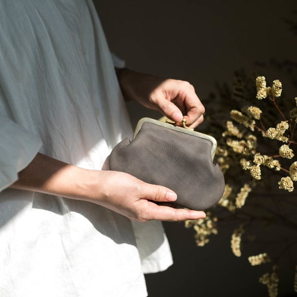 成人可調式扣式皮夾 / 灰黑色 第5張的照片