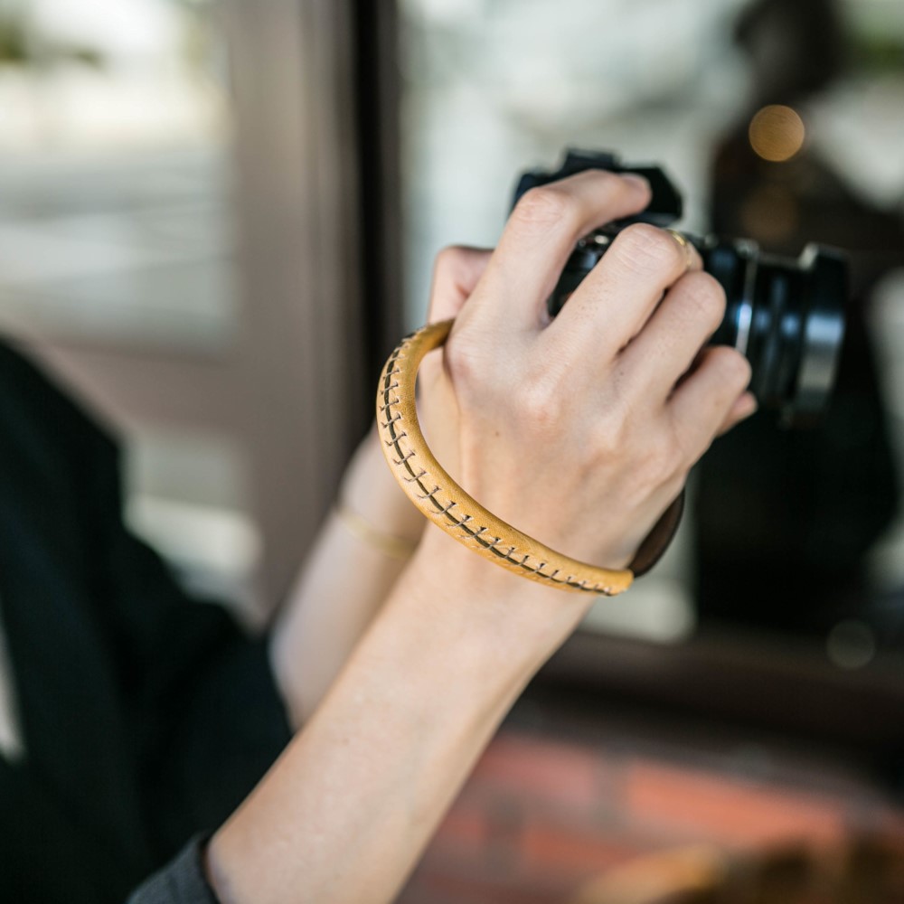 ハンドステッチ加工 本革レザーカメラハンドストラップ / ヴィンテージタン