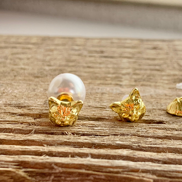 金色古董 Omase 貓樹脂耳環/無孔耳環帶珍珠捕捉 第3張的照片