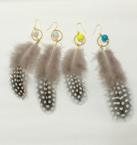 NEW✴︎polka dots feather ピアス/イアリング ✴︎ 2枚目の画像