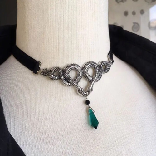 再販✖️26 夜の魔術部 蛇 チョーカー チェーン版に変更できます 緑の