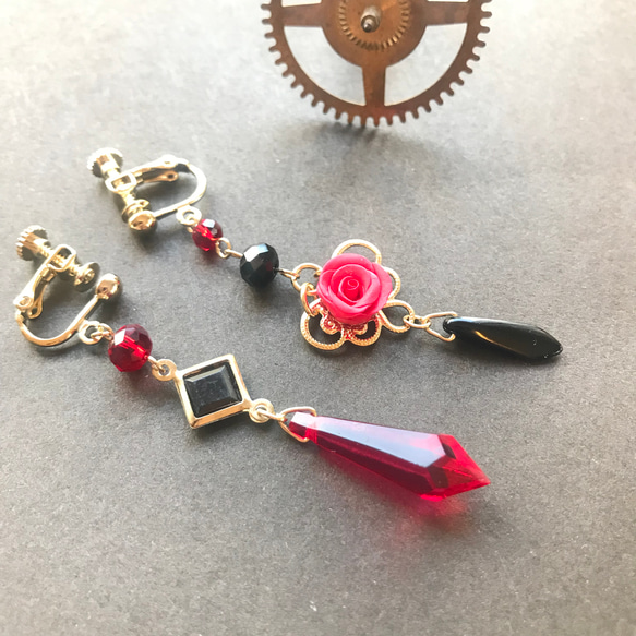 再販✖️7 イロアソビ 赤い薔薇と黒ガラス トランプカラー ピアス