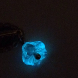 不思議な色変化 アレキサンドライト  夜光花 ネックレス 4枚目の画像