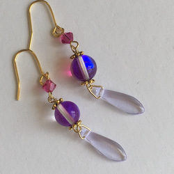 再再販　夜の魔術部　紫の光の粒　アレキサンドライト　ガラス　耳飾り 2枚目の画像