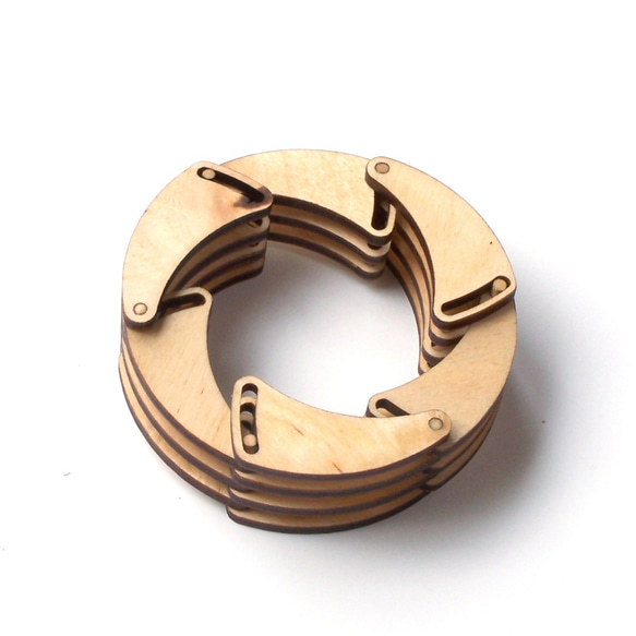 Shutter - laser cut wooden bracelet 1枚目の画像