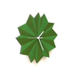 Origamiグリーン - 2 つの緑の色合いのバイカラー掛け時計 4枚目の画像
