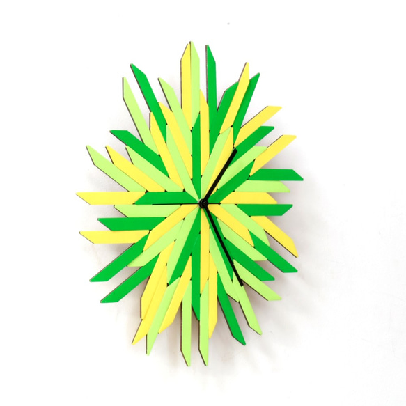 Haystack fresh - organic laser cut wall clock in green 第4張的照片