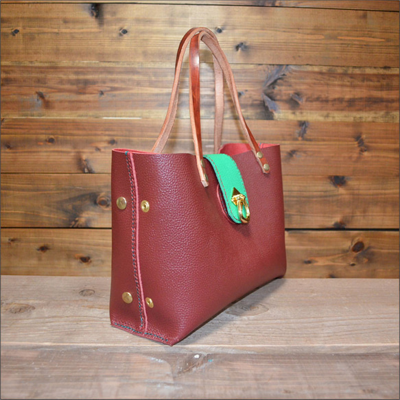 【1点もの】小さくてりんごのように可愛いミニレザーバッグ　仕切り→ポーチに早変わり 2枚目の画像