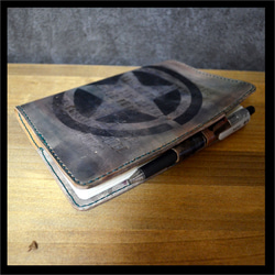 迷彩柄【1点もの】レザー手染め手縫いスケジュール帳手帳カバーB6サイズ 2枚目の画像