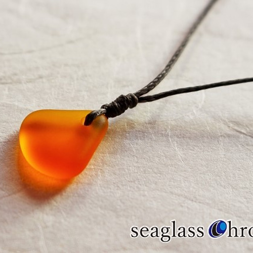 磨きシーグラス 十人十色82 ワックスコードのプチプチペンダント