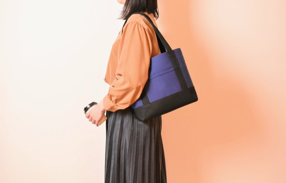 紺×黒　カバー付き肩掛けトート 1枚目の画像