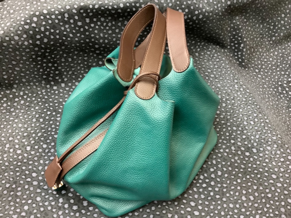 牛革のトートバッグ