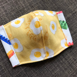 《即納》男の子！子ども用立体マスク・小さめ⭐︎ブロック柄・裏面目玉焼き⭐︎ 3枚目の画像