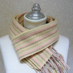 草木染毛糸の手織りマフラー　Ｍ-142 3枚目の画像