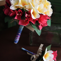 ウェディングブーケ｜アートフラワー（造花）ラウンド　プルメリア ブーゲンビリア　ホワイト×ピンク　 4枚目の画像