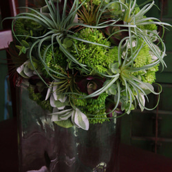 ウェディングブーケ｜アートフラワー（造花）ラウンド　多肉植物　エアプランツ グリーン×ブラウン　 1枚目の画像