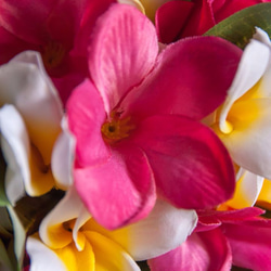 造花ウェディングブーケ3点セット｜プルメリア ナデシコ　ホワイト×ピンク 8枚目の画像