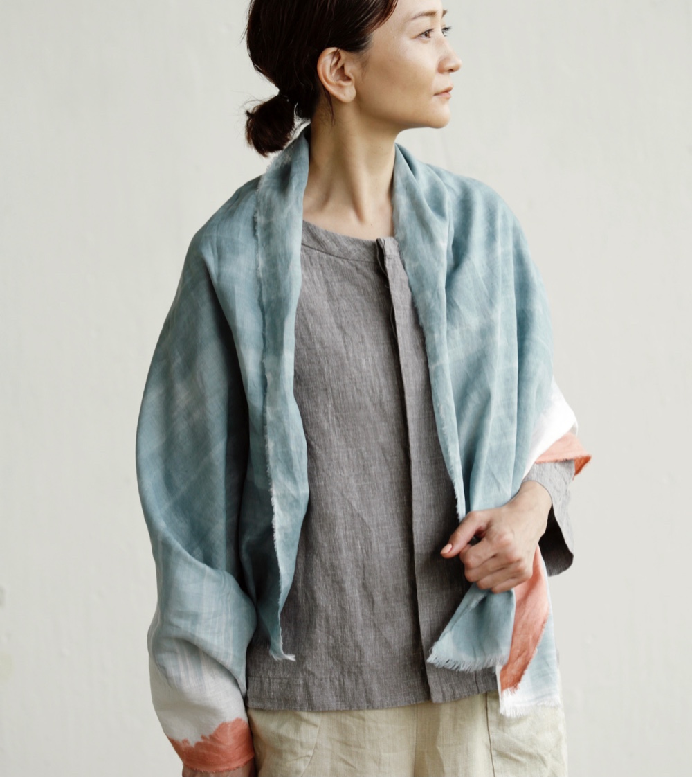 《リネンストール》砂浜｜手染め×涼感・冷房＆日よけに◎一年中活躍 ペールブルー×オレンジキャメル
