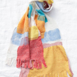 【商用】一款明亮輕盈的羊毛薄紗披肩，適合秋冬裝圍巾/多彩 [AKARI] 第5張的照片