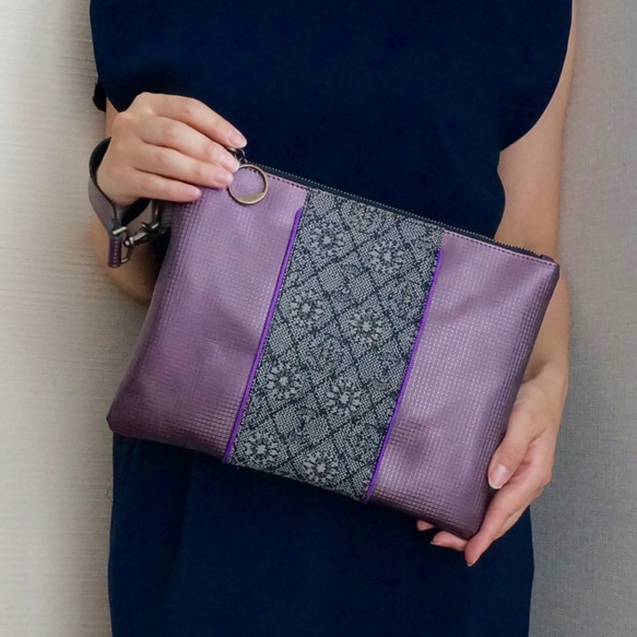 絹織物「本庄絣」×レザーのクラッチバッグ（持ち手ストラップ付き） 1枚目の画像