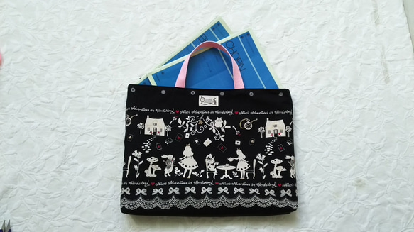 【入園・入学準備】レッスンバッグ・絵本袋⭐不思議の国のアリス 2枚目の画像