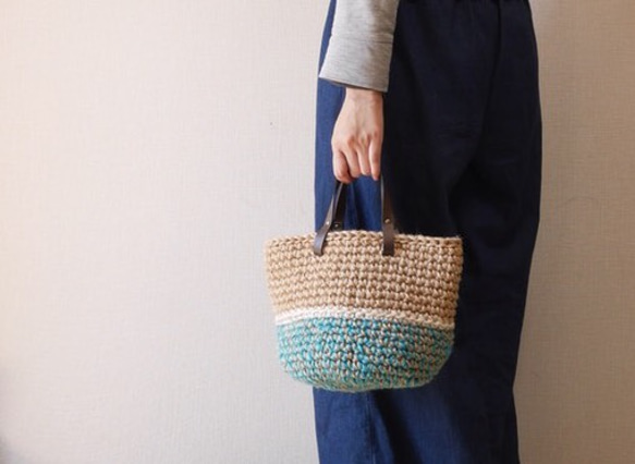 麻繩籃袋，綠松石藍，白色線條 第1張的照片