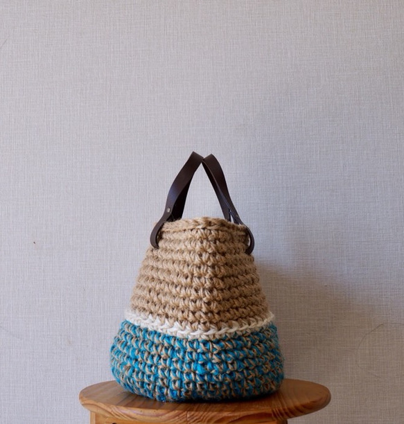 麻繩籃袋，綠松石藍，白色線條 第3張的照片