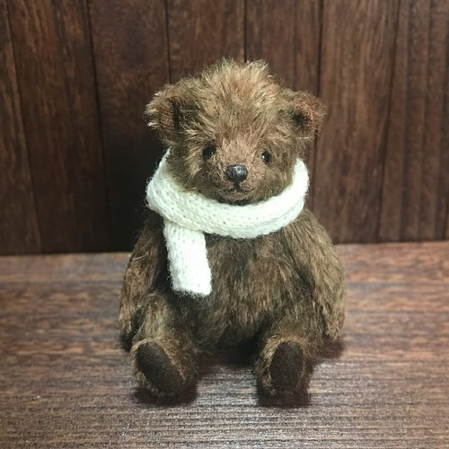 テディベア＋白いマフラー 手染めモヘア ぬいぐるみ Naomi Bear 通販