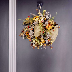 再販［ 秋のリース ] 麻ぬのリボンと小花のリース ドアリース  送料無料 造花 ドアリース 壁掛け 壁飾り 6枚目の画像