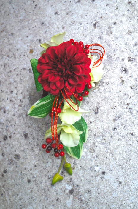 和装用まっ赤なダリアのハンドレット（造花）