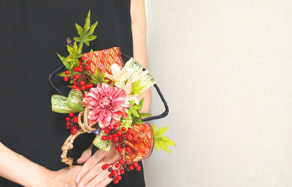 ☆銷售☆日式扇子折疊花束【達利亞和秋葉和紅色組合】 第4張的照片