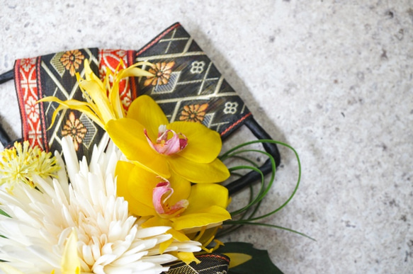 日式婚禮扇折疊花束【白菊花和黃菊花的榻榻米】人造花 第7張的照片