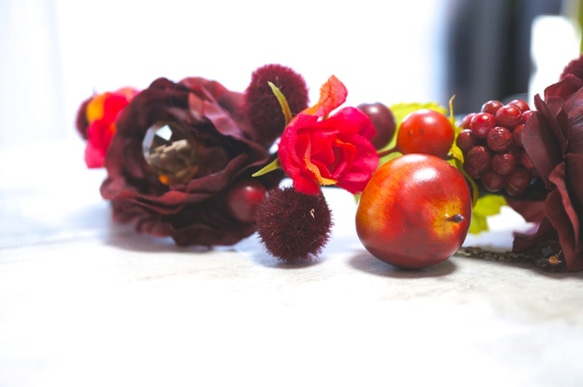 ＊年末SALE対象商品＊りんごと赤いお花のショートヘッドリース(U.S.A直輸入ビーズ付き） 6枚目の画像