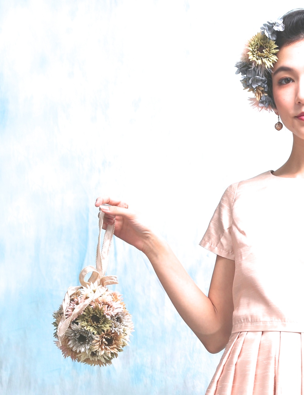 【送料無料】スモーキーカラーのガーベラボールブーケ