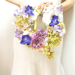 繡球花充滿了繡球花和胸花（人造花）為六月新娘的新娘 第2張的照片