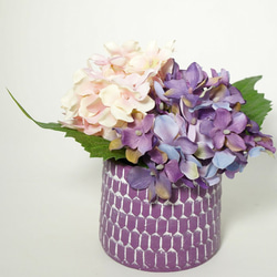 ピンクと紫2色のシンプルあじさいアレンジメント　造花 3枚目の画像