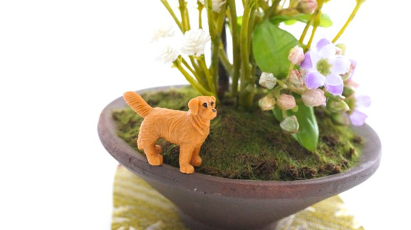 青紅葉 かすみ草 紫カランコエと犬のミニフェイク盆栽 （造花） 4枚目の画像