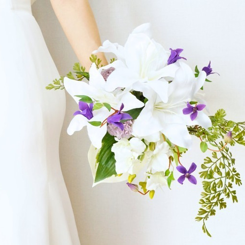 ユリ ＆ クレマチスのざっくりウエディングブーケ ブートニア