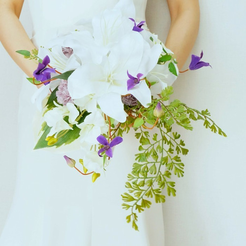 ユリ ＆ クレマチスのざっくりウエディングブーケ ブートニア