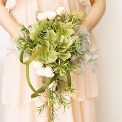 綠色繡球花的自然婚禮花束Bootonia設置人造花半級聯白玫瑰綠色前新娘 第8張的照片