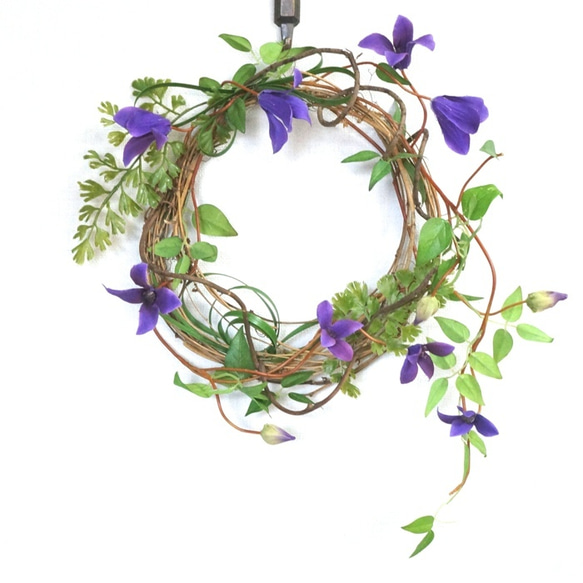 クレマチスのシンプルリース ドアリース 夏 紫 造花 和のリース 和風 シンプル 5枚目の画像