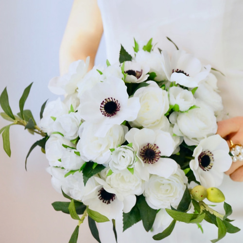 アネモネとオリーブと白バラのラウンドブーケ/造花 ウェディングブーケ