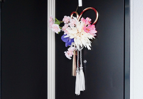 桜とダリアとタッセルの水引壁飾り/ 造花 ドア飾り 玄関 お花見 春のインテリア 5枚目の画像