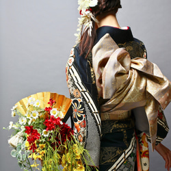 【受注後制作商品】和装婚用ブーケ 華やかな蘭いっぱいの扇子ブーケ 和婚 花嫁 赤 黄色 白 造花 7枚目の画像