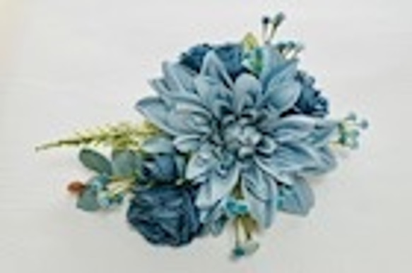 送料無料 青い花のワンポイント髪飾り / 造花 ウェディング 花嫁 結婚式 ブルー 送料込み 送料0円 2枚目の画像