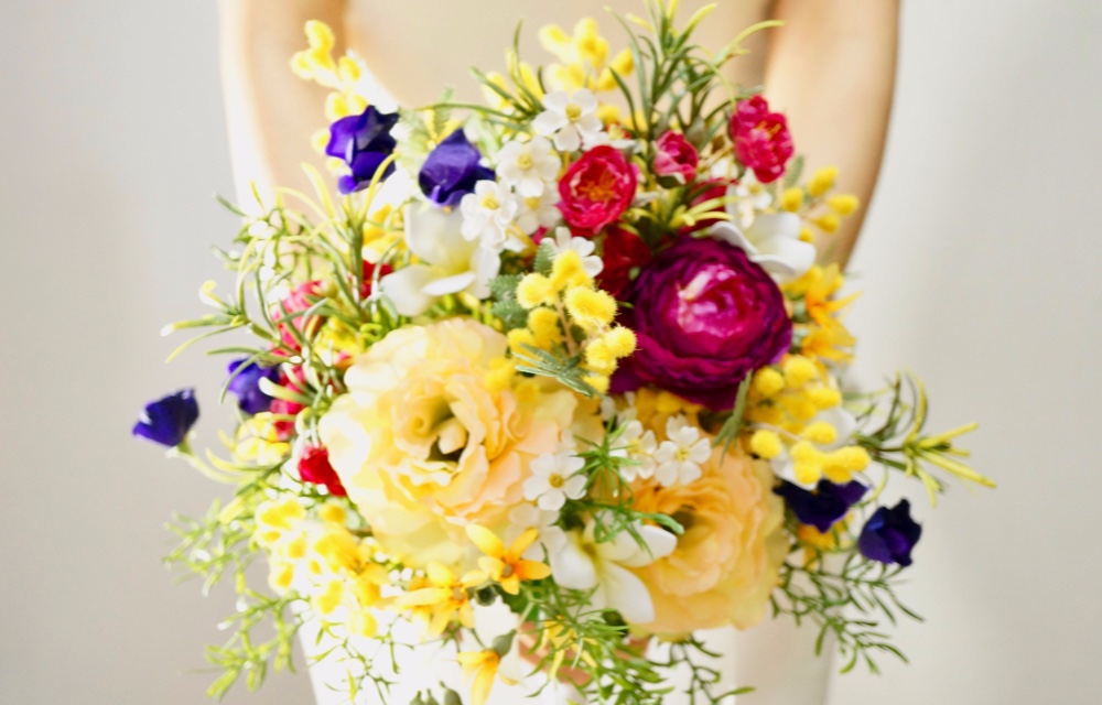 【めぐみさん専用オーダーページ】ミモザとプルメリアのナチュラルクラッチブーケ・ブートニア・ご親族様用コサージュ6点セット