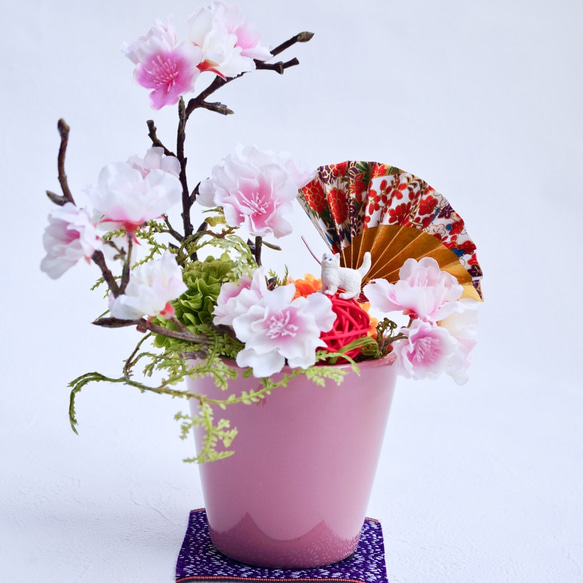 送料無料 ] お花見にゃんこアレンジ 白猫 ねこ 桜 さくら 造花 玄関