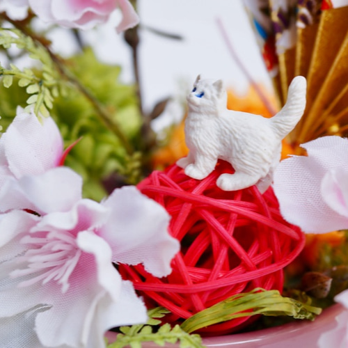 送料無料 ] お花見にゃんこアレンジ 白猫 ねこ 桜 さくら 造花 玄関