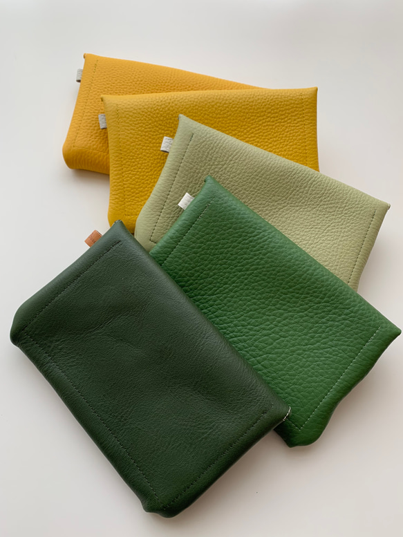 ハガキサイズの牛革ポーチ　通帳、パスポート、お薬手帳、母子手帳入れ　 3枚目の画像